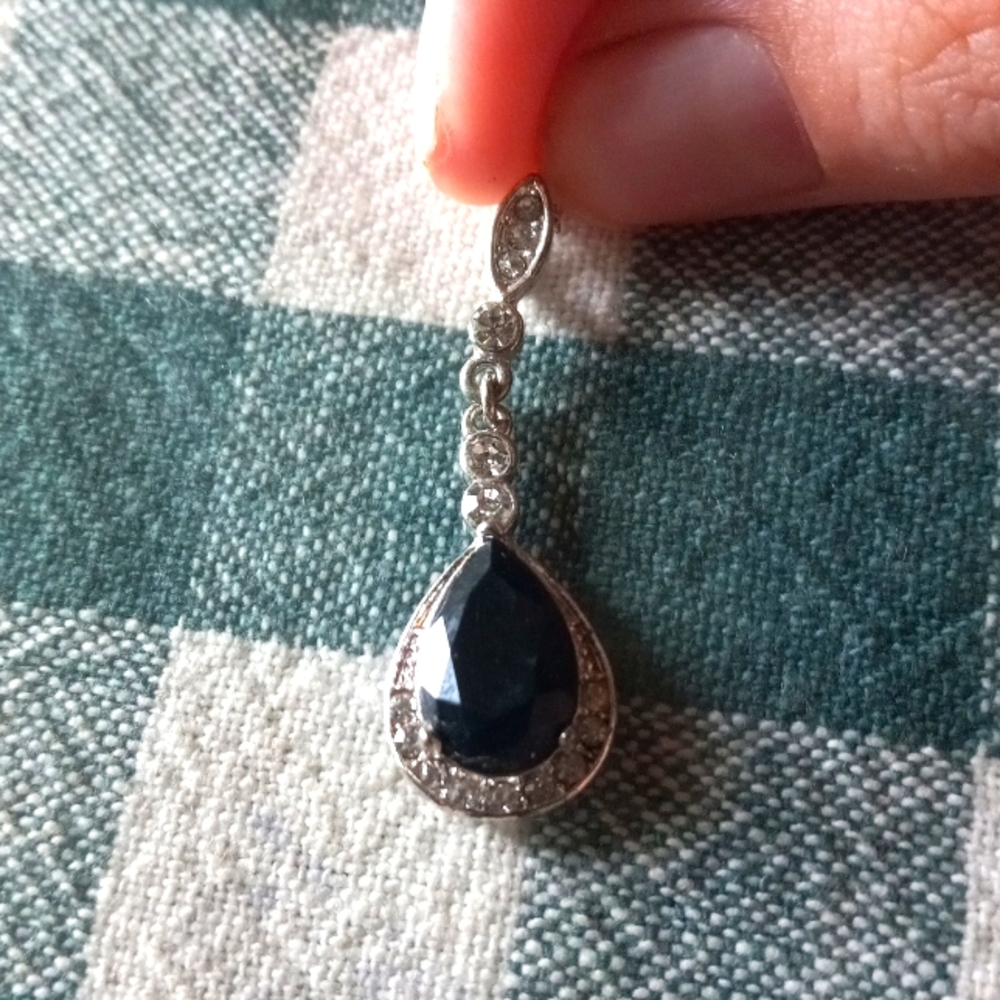 Simple black and silver necklace